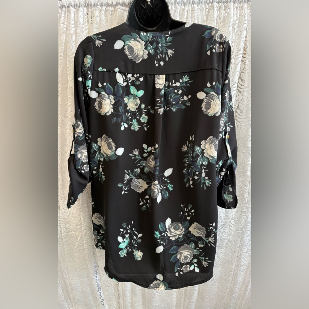 Black Floral Zip-Front Tunic with Teal Accents - Picture 4 of 4